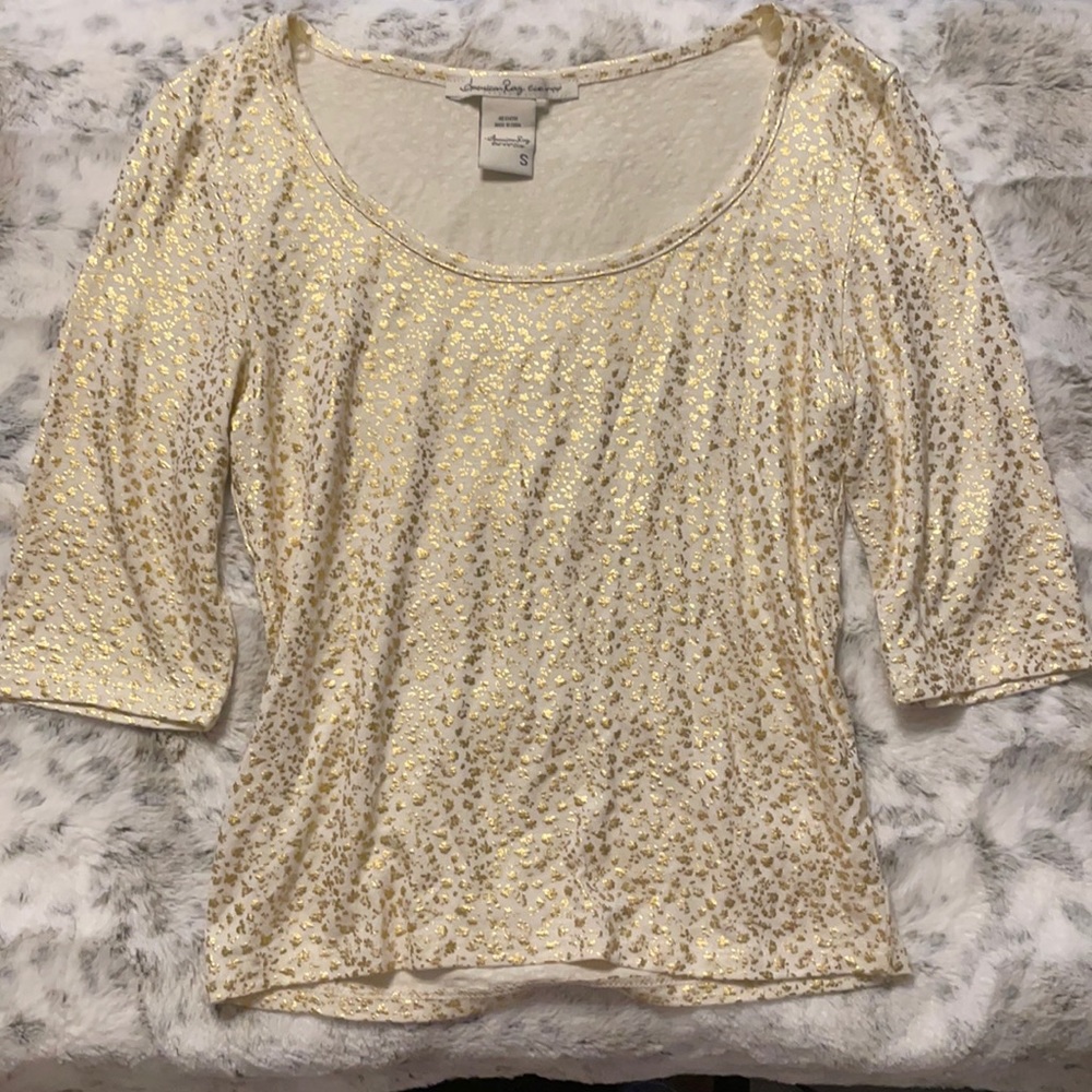 American Ragcie small gold floral crop top